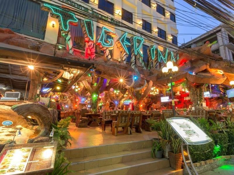 Tiger Inn Patong Exterior photo